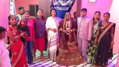 गोला: विधायक ममता देवी गोला व चितरपुर क्षेत्र के शादी समारोह में शामिल हुईं, वर-वधू को दिया आशीर्वाद