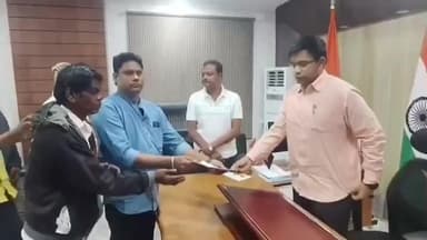 ଛତ୍ରପୁର: ବୁଗୁଡା ବ୍ଲକରେ ରାଜନୈତିକ ଆକ୍ରୋଶ, ବିଜେପିରେ ମିଶିବାକୁ ବାଧ୍ୟ କରାଯାଉଥିବା ଅଭିଯୋଗରେ ଛତ୍ରପୁର ଠାରେ ଜିଲ୍ଲାପାଳଙ୍କୁ ଭେଟିଲେ ବହୁ ସରପଞ୍ଚ