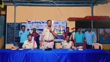 గరిడేపల్లి: ఎన్నికల్లో ఎలాంటి ఘర్షణలకు పాల్పడవద్దు: పోనుగోడులో డిఎస్పి శ్రీనివాస్ రెడ్డి సూచన