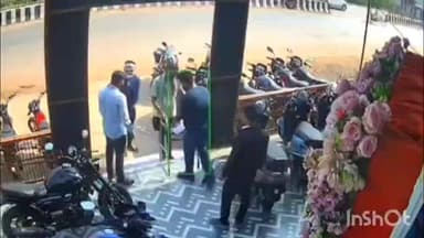 दुर्ग: दुर्ग जिले में तेज रफ्तार फॉर्च्यूनर ने मासूम की जान ली, वीडियो वायरल, रोड क्रॉस करते समय हुआ हादसा