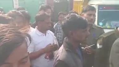 किरावली: थापी में होटल की अव्यवस्थित पार्किंग बनी ग्रामीणों की मुसीबत, हुआ विवाद