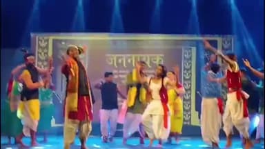 दमोह: तहसील ग्राउंड में गूंजा गोंड शौर्य: राजा हीरा खान सिंह पर नृत्य-नाटिका, कलेक्टर सुधीर कुमार कोचर ने व्यक्त किए विचार