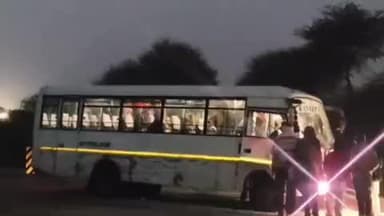 विराटनगर के बिलावड़ी स्टैंड पर बस और ट्रैक्टर में हुई भिड़ंत