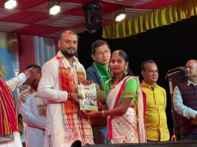 পলাশবাৰী: অসম মাতৃক মজলীয়া বিদ্যালয়ৰ সোণালী জয়ন্তী উদযাপন কাৰ্য্যসূচীত উপস্থিত ৰাজ্যিক BJPৰ কাৰ্য্যনিৰ্বাহক সদস্য