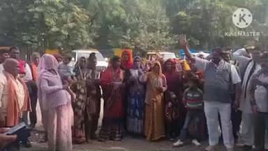 खुरई: करमपुर में पेड़ काटने व बेदखल करने की तैयारी का ग्रामीणों ने किया विरोध, मुख्यमंत्री के नाम तहसीलदार को सौंपा ज्ञापन