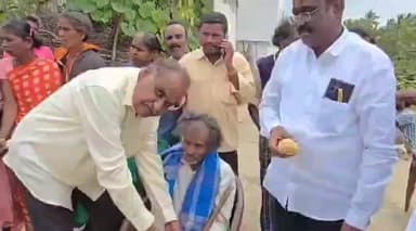 కుప్పం: కంగుంది ఎస్సీ, ఎస్టీ కాలనీల్లో పెన్షన్ తో పాటు తిరుమల లడ్డు పంపిణీ