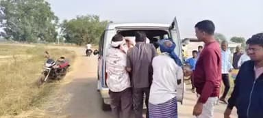 पंडरिया: पिपरिया रोड में शराब के नशे में सवार दो व्यक्ति अपनी बाइक से गिरकर हुए घायल, पिपरिया अस्पताल में भर्ती