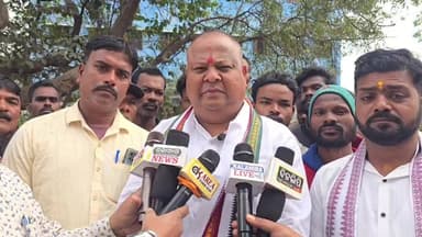 ପାଲଲହଡା: ସ୍ଥାନୀୟ ସମସ୍ୟା ଓ ନିଯୁକ୍ତି ନେଇ ତାଳଚେର ରେଲୱେ ଏରିଆ ମ୍ୟାନେଜରଙ୍କୁ ଦାବିପତ୍ର