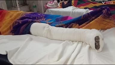 छोटी सरवन: खानपुरा गांव में बाइक अनियंत्रित होकर गड्ढे में गिरी, व्यक्ति को पैर पर लगी चोट, एमजी अस्पताल में उपचार जारी