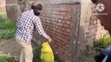 थरथरी: लखाचक मोड़ के पास पुलिस ने एक बोरे से युवक का गला रेता शव बरामद किया