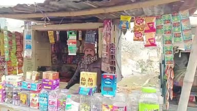 मधुबनी: चकदह 12 नंबर रेलवे गुमटी के पास दुकानों में हुई चोरी