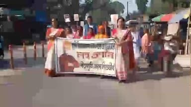 শীতলকুচি: স্বামী বিবেকানন্দের ১৬৩তম জন্মজয়ন্তী, উপলক্ষে শীতলকুচি বাজারে সারদা শিশু তীর্থের পক্ষ থেকে বর্ণাড্য শোভাযাত্রা