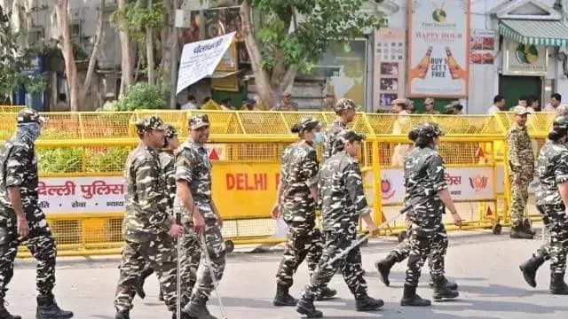 दिल्ली में 20,000 अर्धसैनिक जवान अगले एक महीने तक रहेंगे, प्रदर्शन स्थल बदले गए