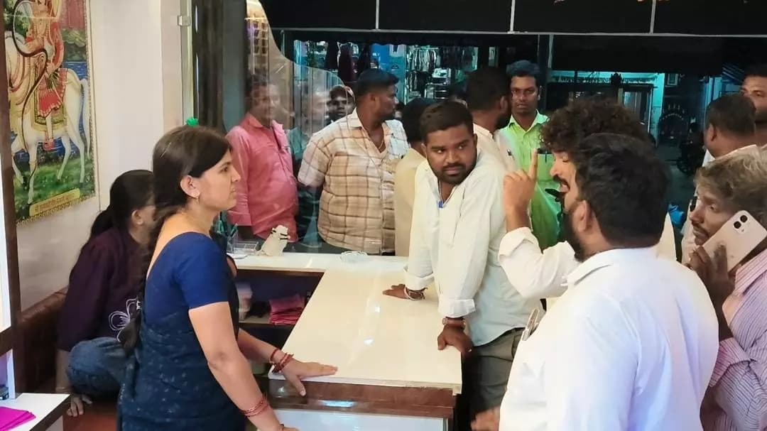 ఆత్మకూరు ఎం: యాదాద్రిలో వెండి కుదువ వ్యవహారంలో వివాదం: నకిలీ వెండి ఇచ్చారంటూ మహిళ ఆందోళన