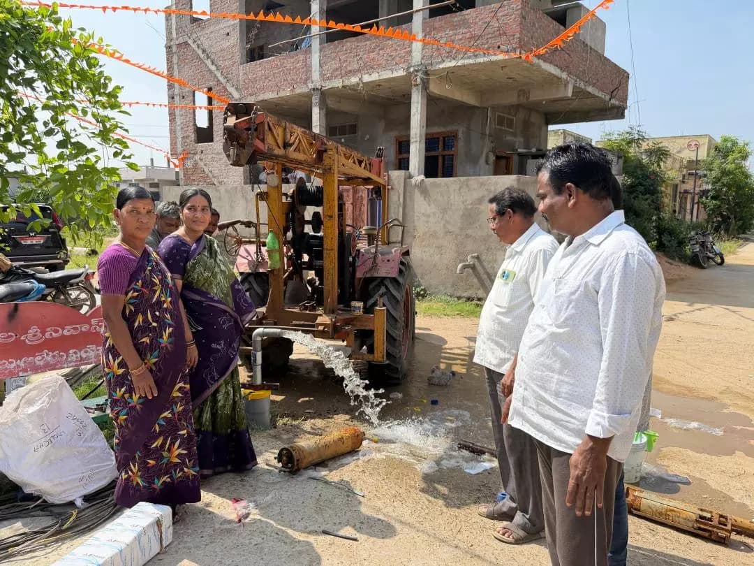 ఆలేరు: ఆలేరు బీసీ కాలనీలో నీటి సమస్య పరిష్కారం: ఎమ్మెల్యే బీర్ల ఐలయ్య ఆదేశాలతో కొత్త మోటారు ఏర్పాటు