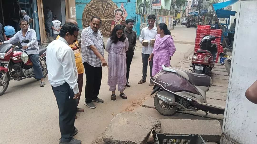 କଟକ ପୌରାଞ୍ଚଳ: ଦଶହରା ପୂର୍ବରୁ କଟକରେ ସଫେଇ ଓ ମରାମତି କାର୍ଯ୍ୟ ପାଇଁ ନିର୍ଦ୍ଦେଶ