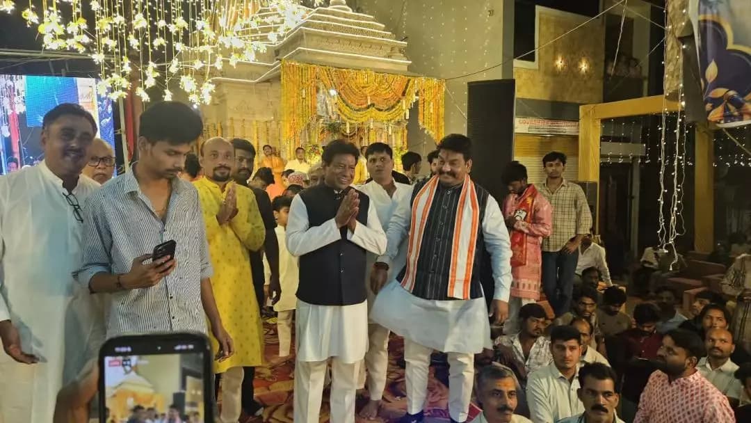 आष्टा: सीहोर की गांधी चौक आष्टा में नवरात्रि पर भजन संध्या का आयोजन