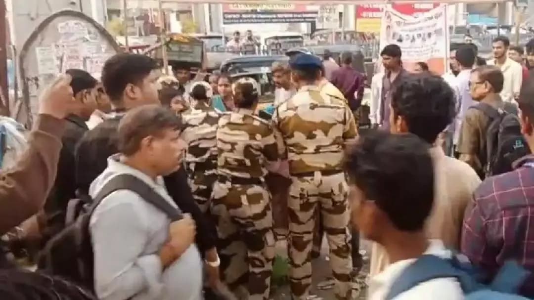 वसई: वसई विरार महापालिका फेरीवाल्यांवर कारवाईची पथविक्रेता समितीची टीका