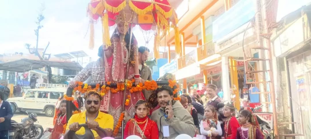 बेरीनाग: बेरीनाग में सीता स्वयंवर: श्रीराम ने तोड़ा शिवधनुष, लक्ष्मण-परशुराम संवाद ने मंत्रमुग्ध किया