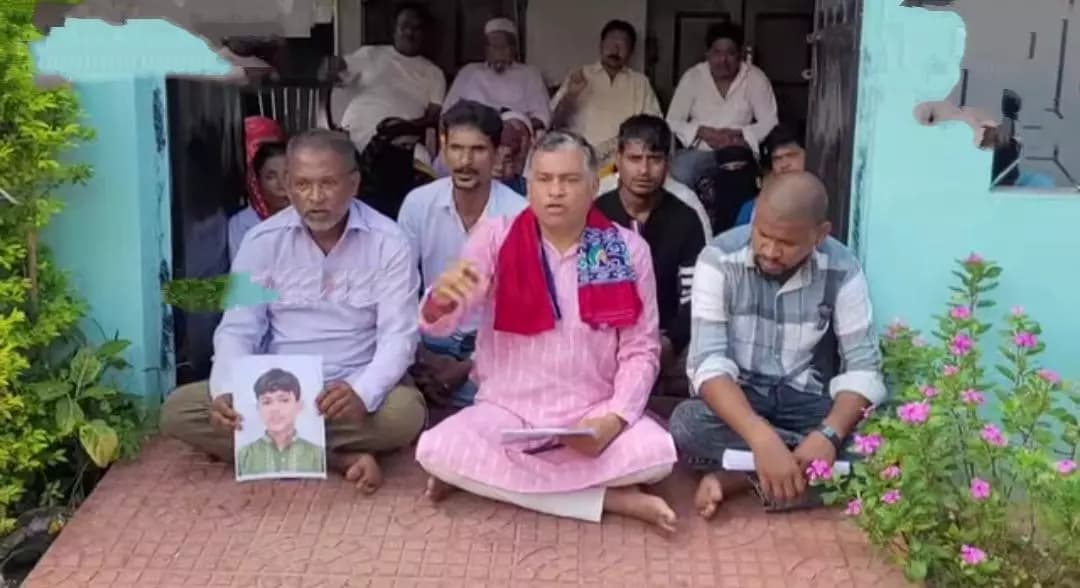 ଯାଜପୁର: ବିଞ୍ଝାରପୁରରେ ବାଲି ମାଫିଆ ବିରୋଧରେ ଆନ୍ଦୋଳନ, ଘେରାଉ ହେଲା ଖଣି କାର୍ଯ୍ୟାଳୟ