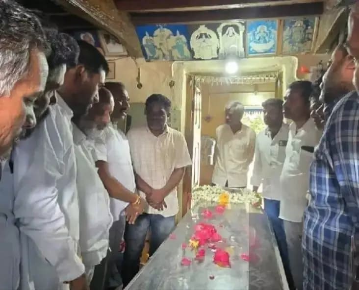 కూకట్పల్లి: షాద్నగర్: గుండెపోటుతో బీఆర్ఎస్ నాయకుడు సంతోష్ కుమార్ కన్నుమూత