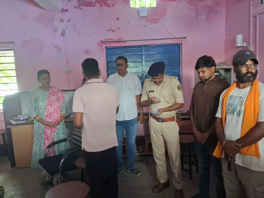 डंडखोरा: विद्यालय की ICT लैब से 11 कंप्यूटर समेत महंगी सामग्री चोरी