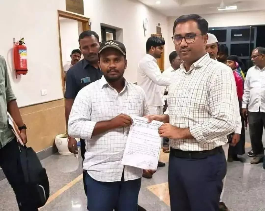 నేలకొండపల్లి: రామచంద్రాపురం గ్రంథాలయంపై కలెక్టర్కు సర్పంచ్ వినతి