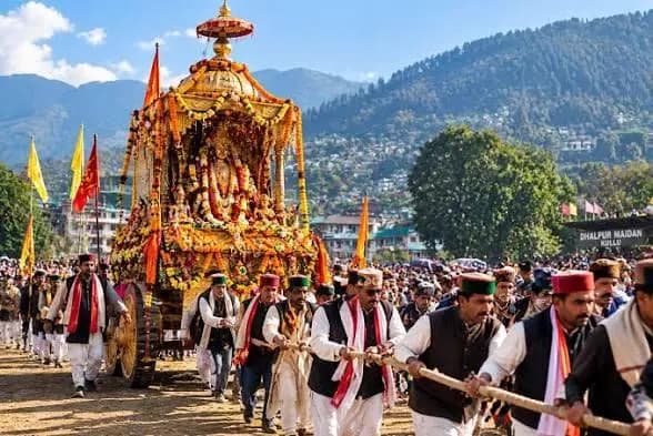 कुल्लू: कुल्लू दशहरा के लिए नया ट्रैफिक प्लान, 6 प्रमुख मार्गों पर नो-पार्किंग
