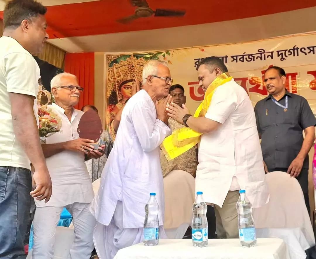 রামনগর ১: রামনগরে সাংসদ সৌমেন্দু অধিকারীর সঙ্গে মা দুর্গার মহাসপ্তমী শুভেচ্ছা