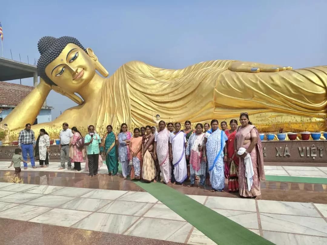 भंडारा: संजीव भांबोरे यांच्या नेतृत्वात भंडारा जिल्ह्याच्या पर्यटकांचा बौद्ध स्थळांचा अभ्यास दौरा