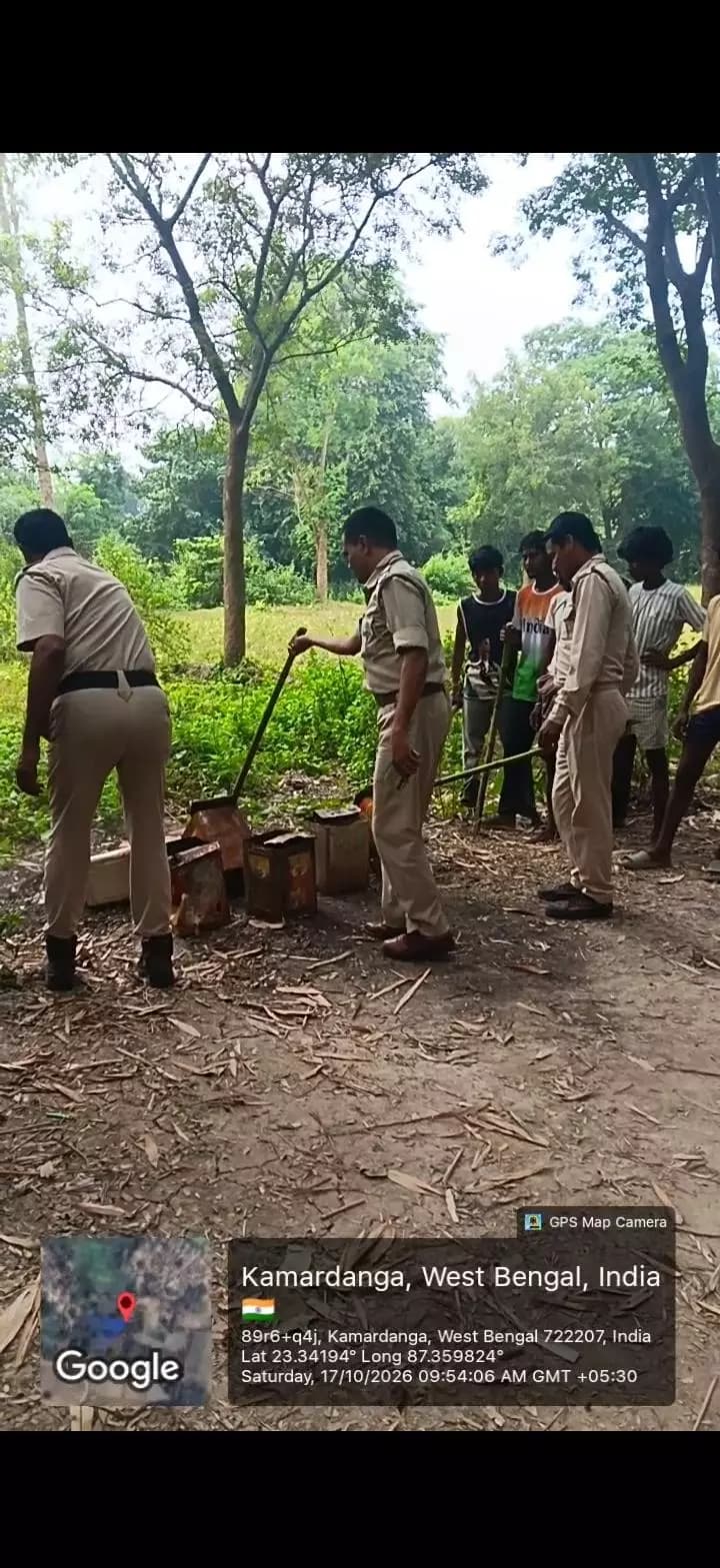সোনামুখী: সোনামুখীতে ৫০০ লিটার অবৈধ চোলাই মদের ফার্মেন্টেড ওয়াশ নষ্ট