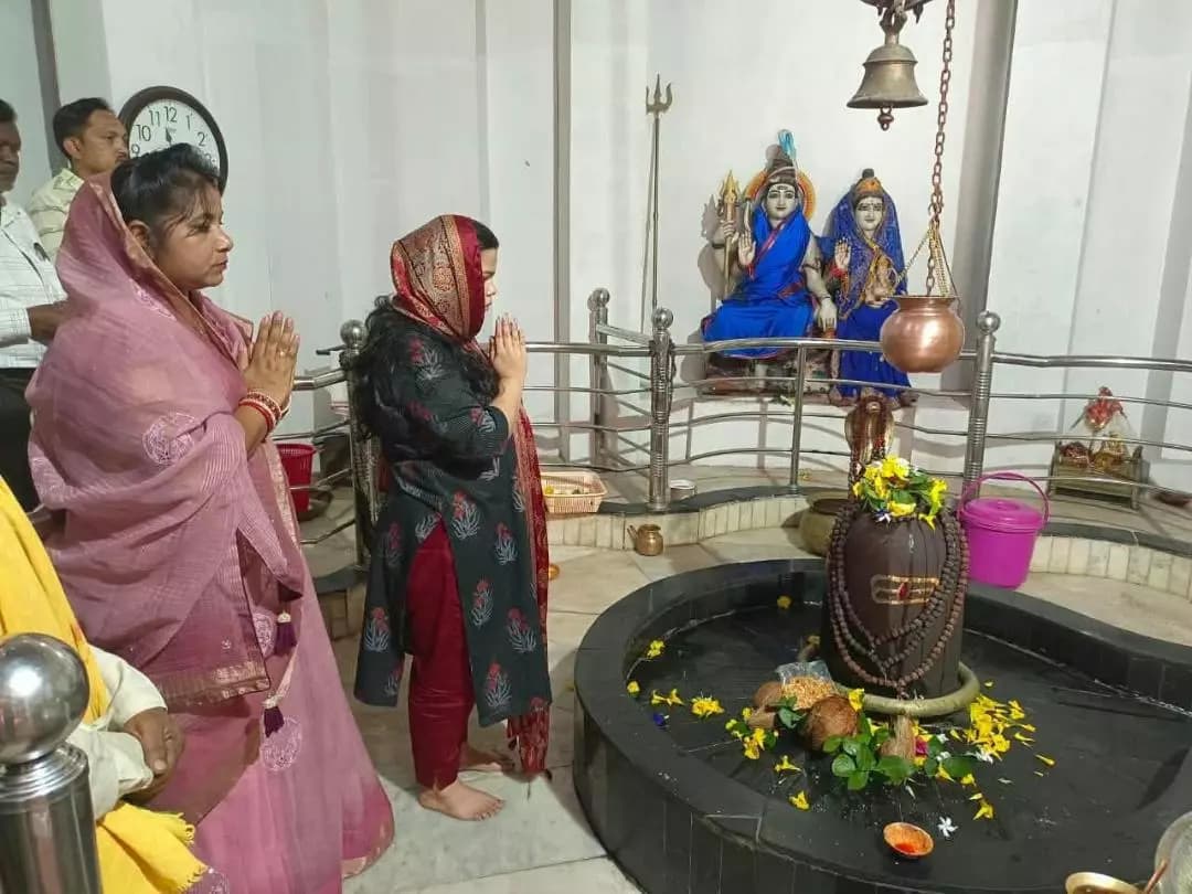 ନୂଆପଡା: ନୂଆପଡା ପତୋରା ଯୋଗେଶ୍ୱର ମନ୍ଦିର ପରିଭ୍ରମଣ କଲେ ଜିଲ୍ଲାପାଳ
