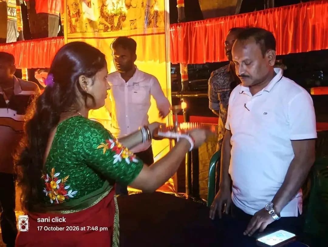 ঝাড়গ্রাম: রাজেশ মাহাতোর উদ্বোধনে বহড়াকোঠায় সার্বজনীন দুর্গাপুজোর শুরু