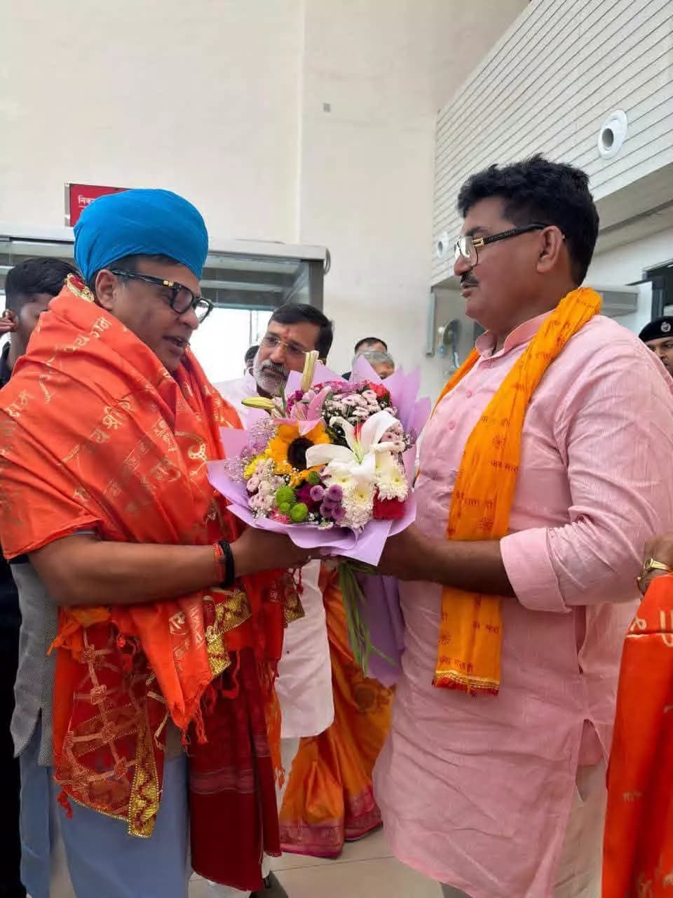 हर्रैया: हर्रैया विधायक अजय सिंह ने असम के सीएम हिमंत बिस्वा सरमा का किया स्वागत