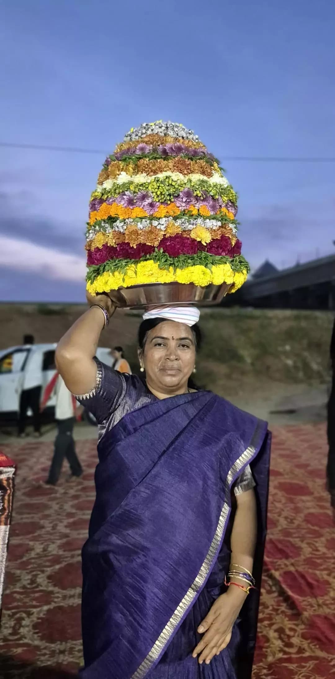 నకిరేకల్: ఎమ్మెల్యే వేముల వీరేశం నివాసంలో ఘనంగా బతుకమ్మ వేడుకలు