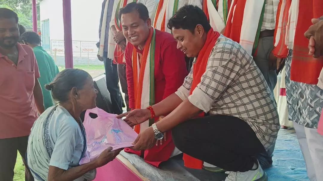 কুশমুণ্ডী: মানিকোরে মহাসপ্তমীতে দুর্গামায়ের প্রতিমা ও পুজো মণ্ডপের চমক