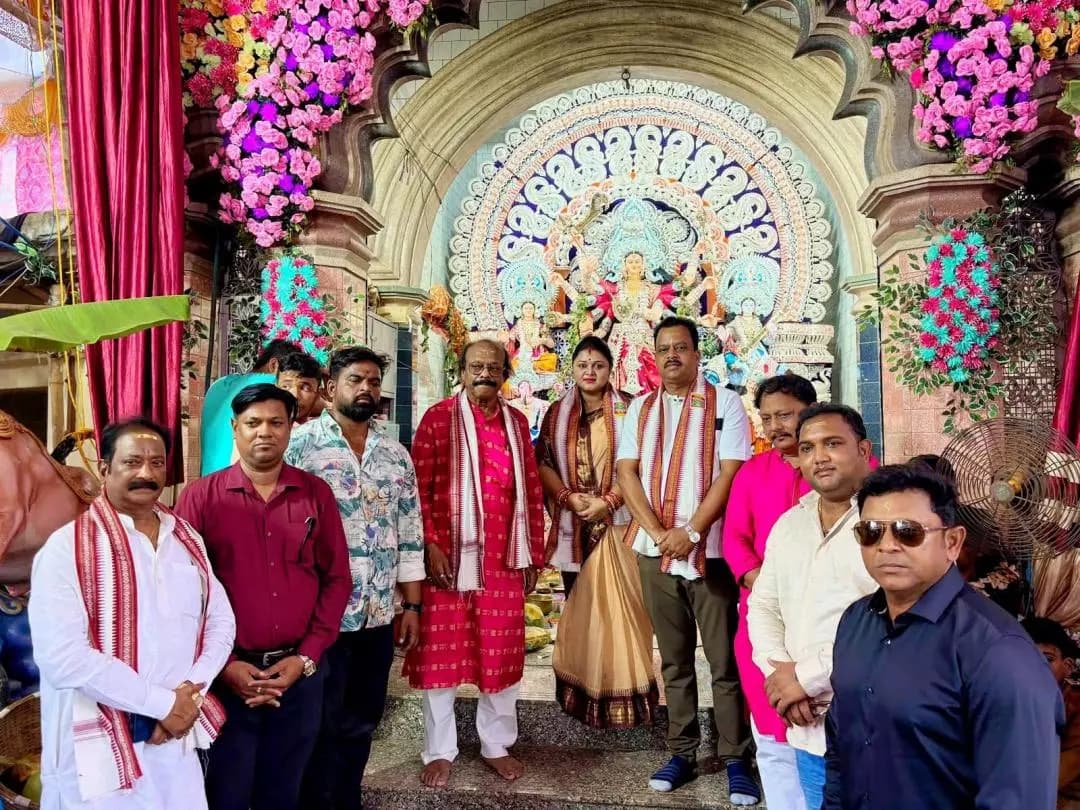 କଟକ ପୌରାଞ୍ଚଳ: କଟକ ଛତ୍ରବଜାର ଦୂର୍ଗାପୂଜା ମଣ୍ଡପ ବୁଲିଲେ କେଏମସି ସ୍ଵାସ୍ଥ୍ୟ କମିଟି ଅଧ୍ୟକ୍ଷା