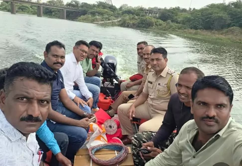 नांदेड: गोदावरी नदीपात्रातून अवैध वाळू उपसा; 3 कोटी 15 लाख रुपयांचा मुद्देमाल जप्त आणि नष्ट