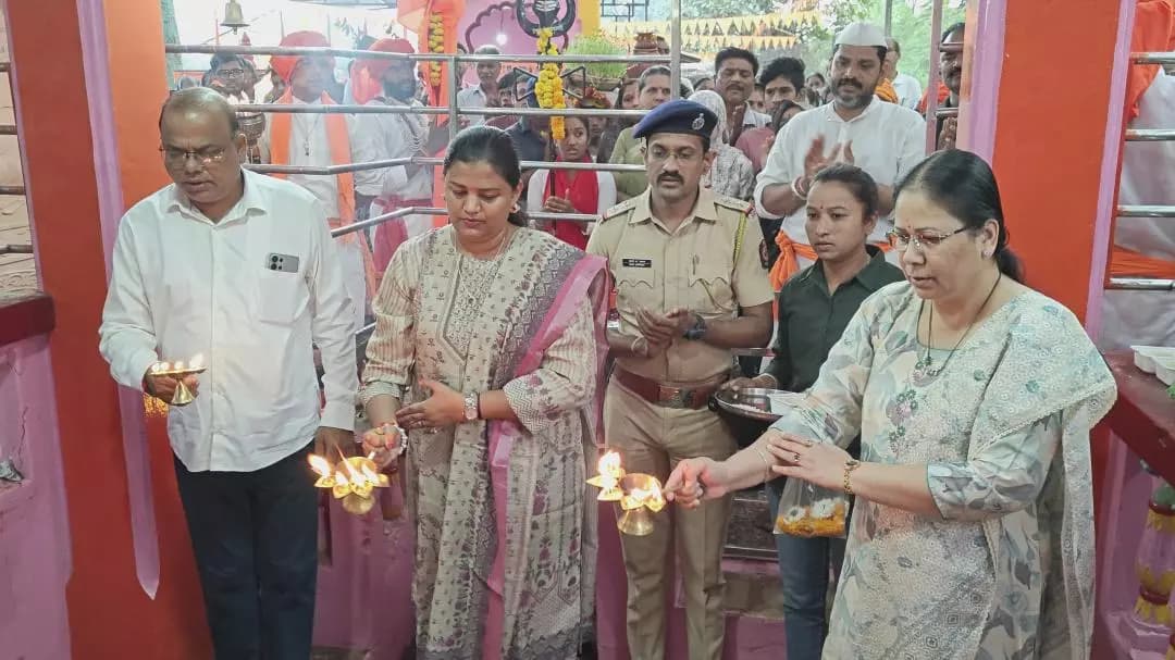 नंदुरबार: माजी खासदार डॉ हिना गावित यांच्या हस्ते खोडाईमाता पूजन आणि आरती