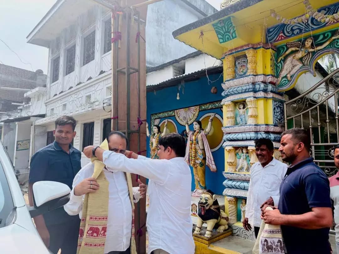 ସୋରଡା: ବେଲଗୁଣ୍ଠା: ଘୁ ନୂଆଗାଁ ପୂଜା ମଣ୍ଡପରେ ମାଆ ଦୁର୍ଗାଙ୍କ ଦର୍ଶନ କଲେ ବିଧାୟକ
