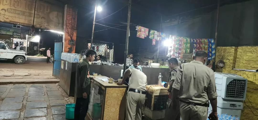 गुण्डरदेही: गुण्डरदेही में पंकज ढाबा संचालक पर आबकारी एक्ट और यातायात नियम उल्लंघन के तहत कार्रवाई