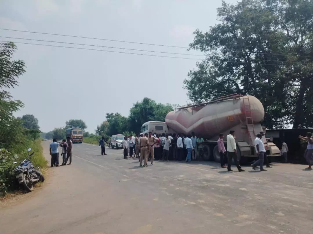 वणी: मांगली चौफुलीवर मालवाहू टँकरचा अपघात, नववीतील मुलगी जखमी; गतिरोधक बसविण्याची मागणी