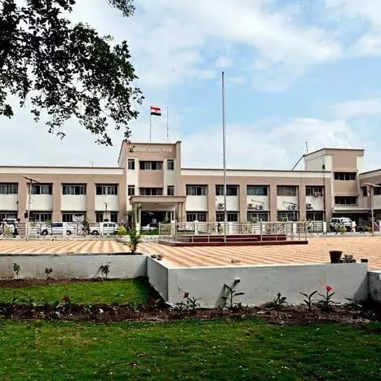 पुर्णा: बरबडीतील घराजवळील 2 टन स्फोटक गोदाम हटवण्याची मागणी