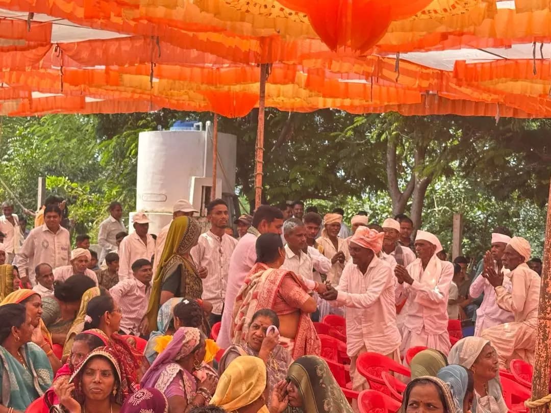 સંતરામપુર: મહીસાગર: ભાણાસીમલ પ્રાથમિક શાળાના શિક્ષક લક્ષ્મણભાઈ ડામોરનો વિદાય સમારોહ