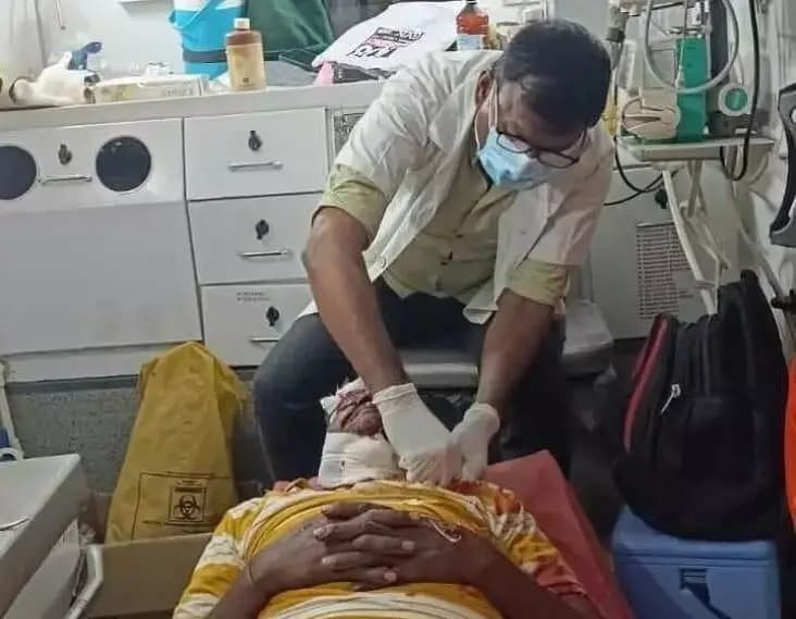 సదాశివ పేట్: సదాశిపేట వద్ద జాతీయ రహదారి-65పై రోడ్డు ప్రమాదం: ఒకరికి తీవ్ర గాయాలు