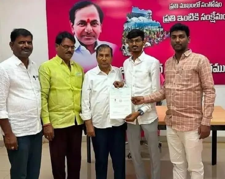 ఝరాసంగం: లబ్ధిదారులకు 60 వేల రూపాయల చెక్కును అందజేసిన ఎమ్మెల్యే మాణిక్ రావు