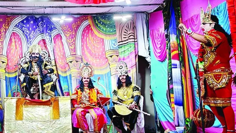 नगरोटा बगवां: नगरोटा बगवां में रामलीला में हनुमान-सीता भेंट और मेघनाद का हनुमान को बंदी बनाना