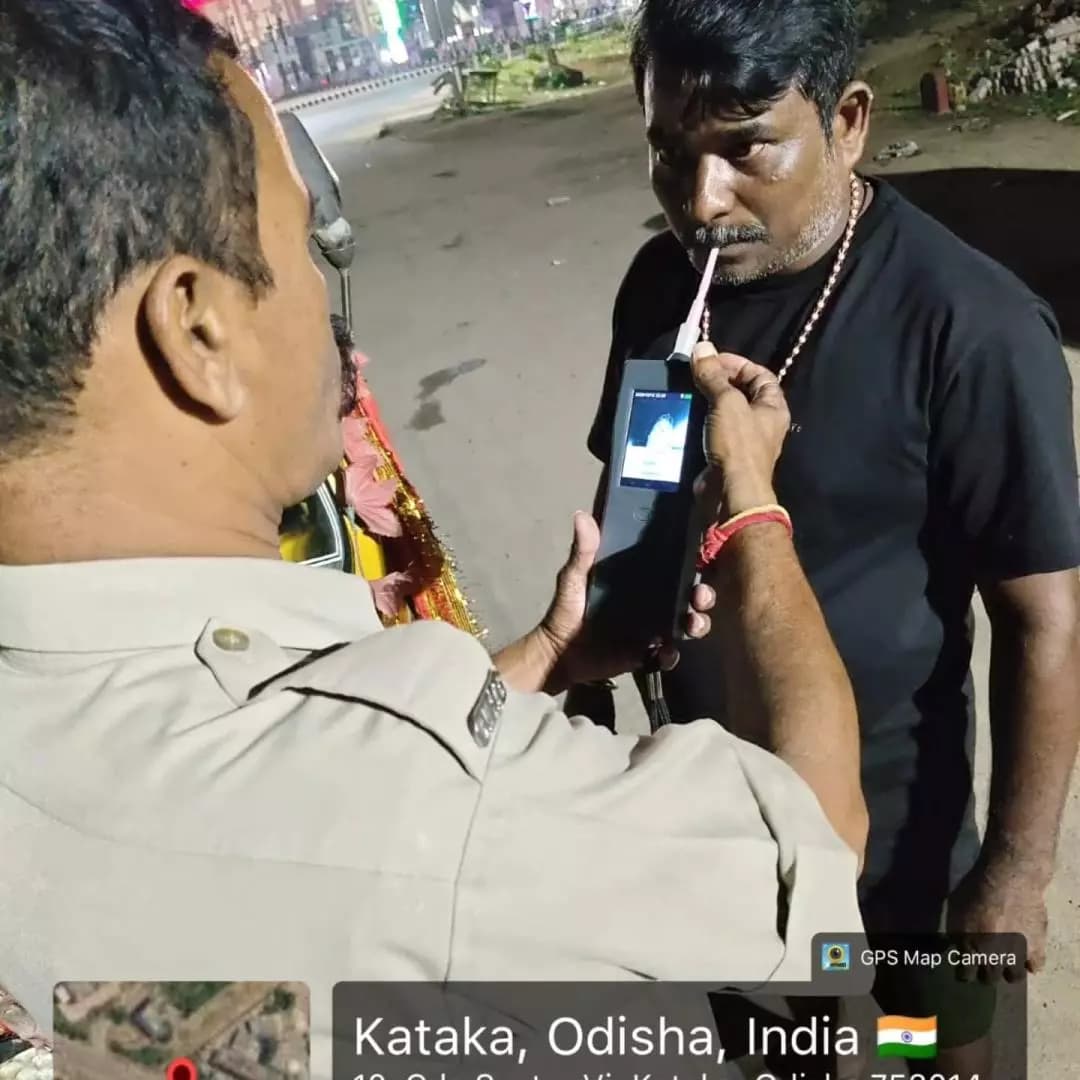 କଟକ ପୌରାଞ୍ଚଳ: ପୂଜା ସମୟରେ ମଦ୍ୟପ ଚାଳକଙ୍କ ଉପରେ କଡା ନଜର: ଆରଟିଓ ଓ ପୋଲିସର ମିଳିତ ଚଢାଉ
