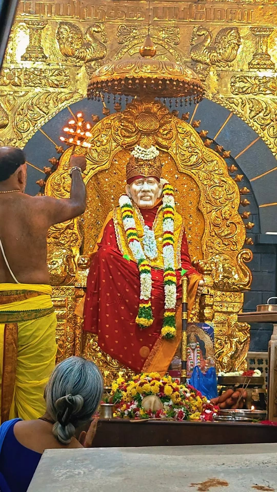 மதுரை கிழக்கு: மதுரை சாய்பாபா கோவில் முக்தி தின விழா: 108 கலசங்கள் வைத்து சிறப்பு அபிஷேகம்!