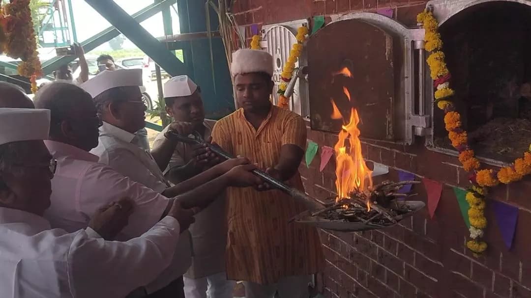 शिरपूर: शिरपूर साखर कारखान्याचा बॉयलर मंगळवारी पेटण्याचा सोहळा उत्साहात पार पडला